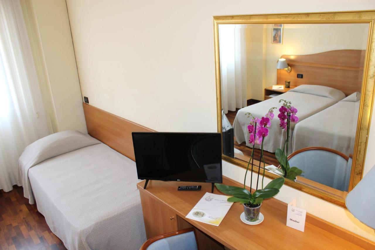 Hotel Il Duca D'Este Ferrara Kültér fotó